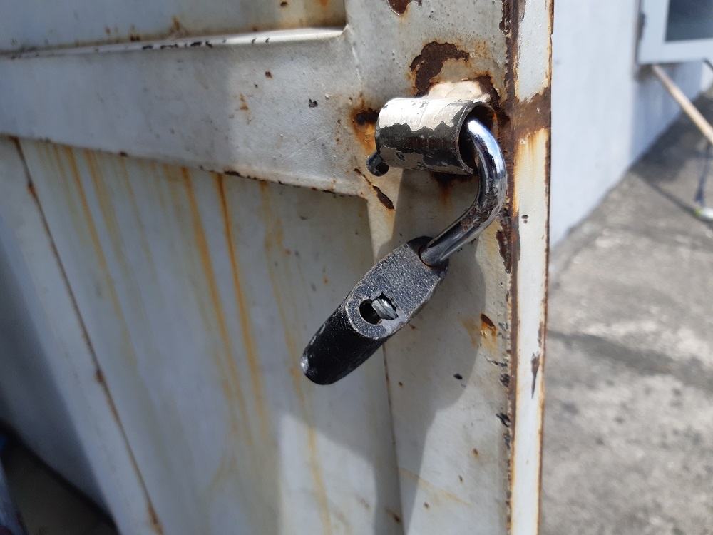 Vu chay chung cu Fodacon: Nguoi dan phai pha khoa cua thoat hiem hinh anh