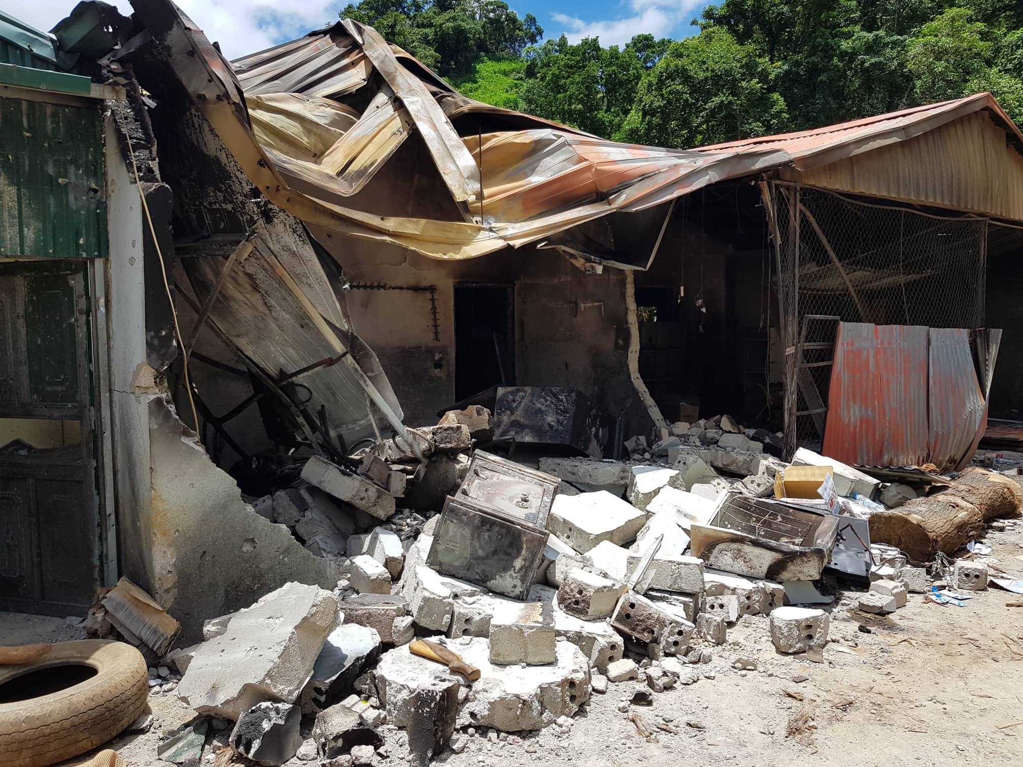 Ben trong hien truong vu tieu diet trum ma tuy o Long Luong hinh anh