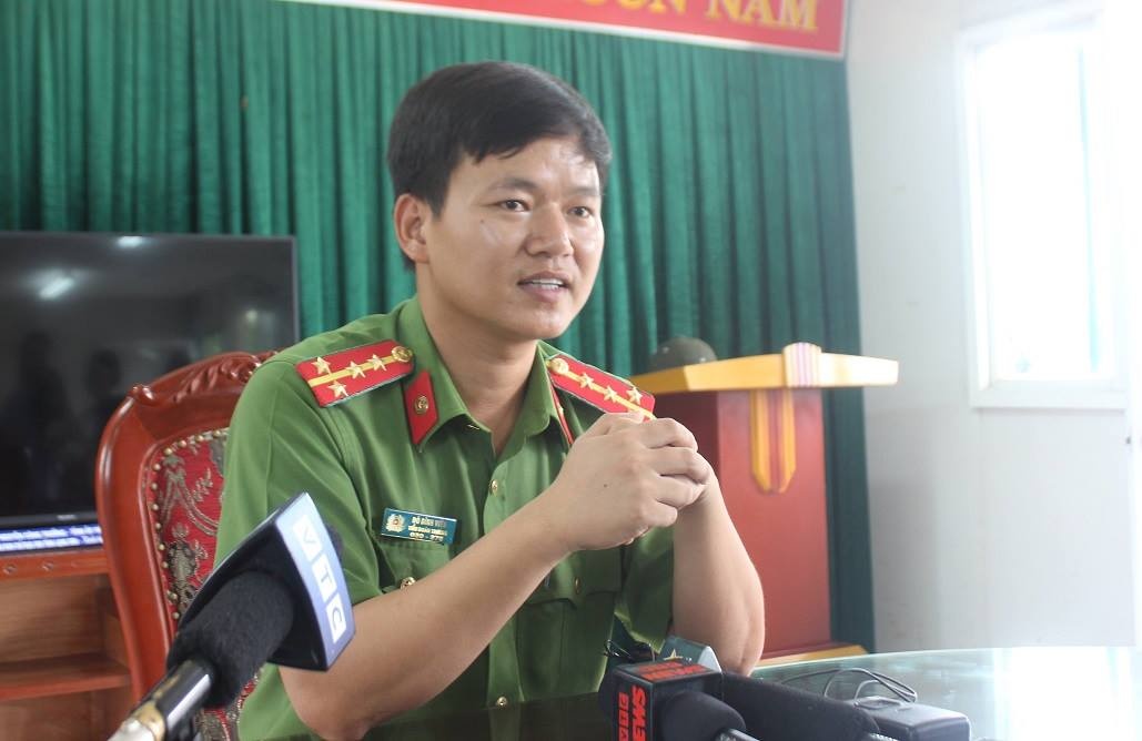 Chi huy don vi canh sat co dong noi ve diem thi cua 35 chien si hinh anh