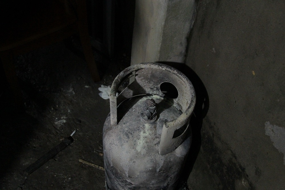 con re dot nha chem bo vo anh 2