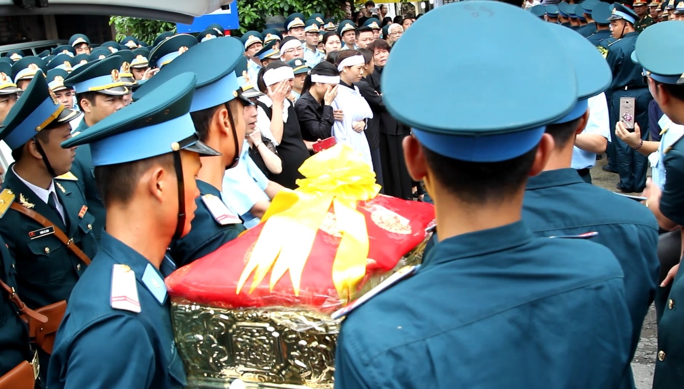 Dong doi phi cong Su-22: 'Binh thuong thoi neu nhac ve chung toi' hinh anh