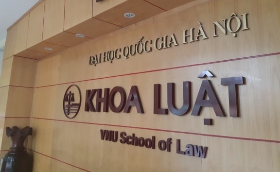 Giang vien khoa Luat co dau hieu vi pham trong ung xu voi sinh vien nu hinh anh