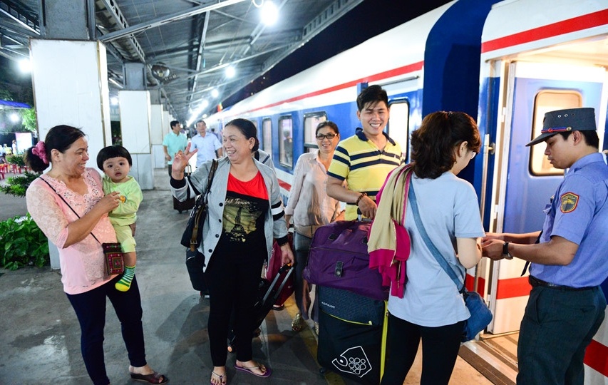 Tau xe, may bay tang chuyen phuc vu dip nghi le 2/9 hinh anh