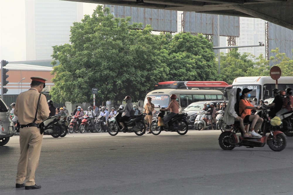 người dân nghỉ lễ đổ về Hà Nội ảnh 5 nguoi dan nghi le do ve Ha Noi anh 5