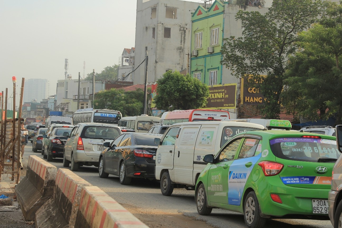 người dân nghỉ lễ đổ về Hà Nội ảnh 8 nguoi dan nghi le do ve Ha Noi anh 8