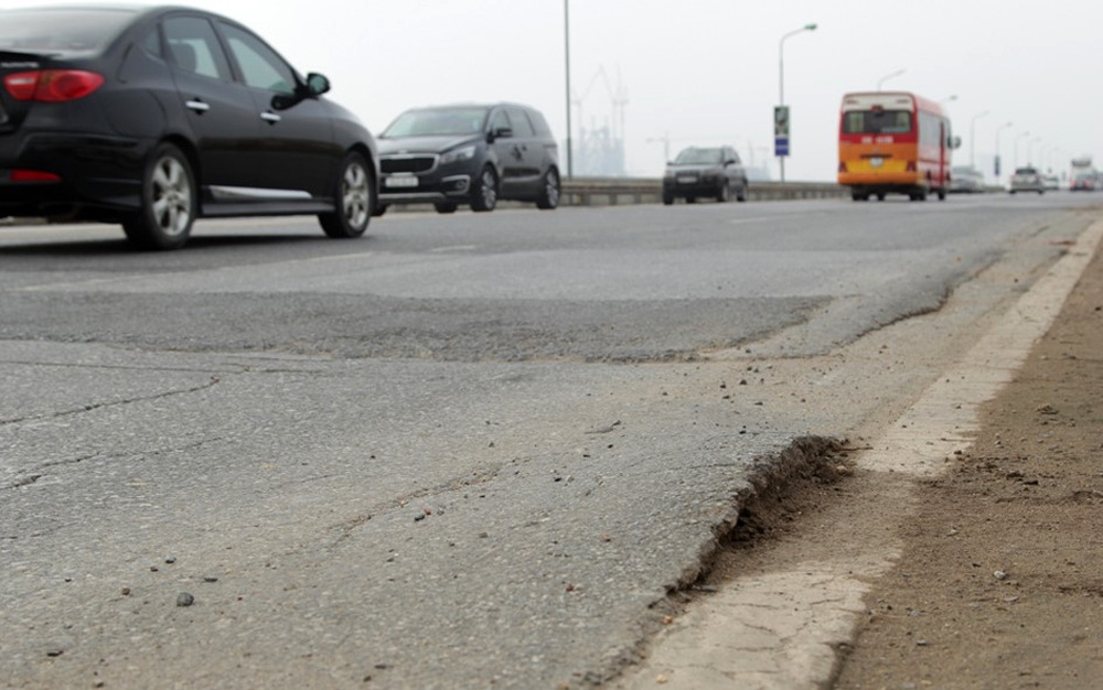 Sua chua cau Thang Long anh 1