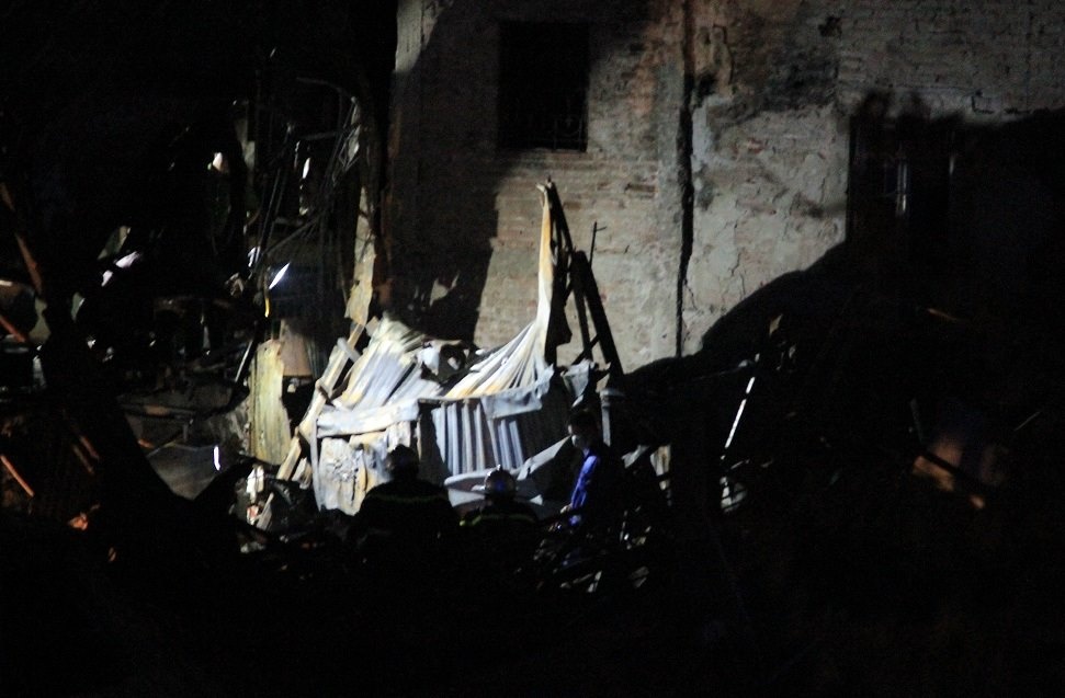 phát hiện xác người trong đám cháy ảnh 2 phat hien xac nguoi trong dam chay anh 2