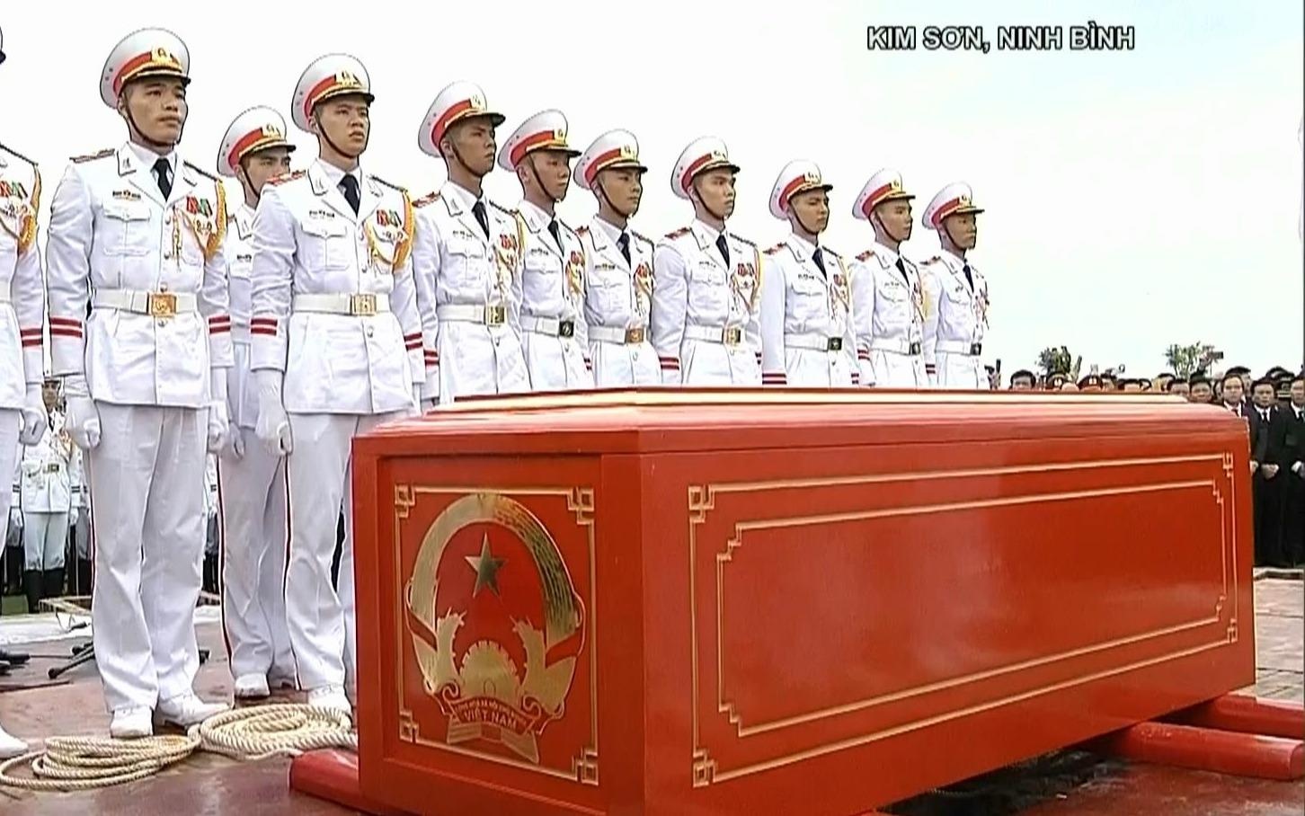 Le an tang Chu tich nuoc Tran Dai Quang tai que nha hinh anh