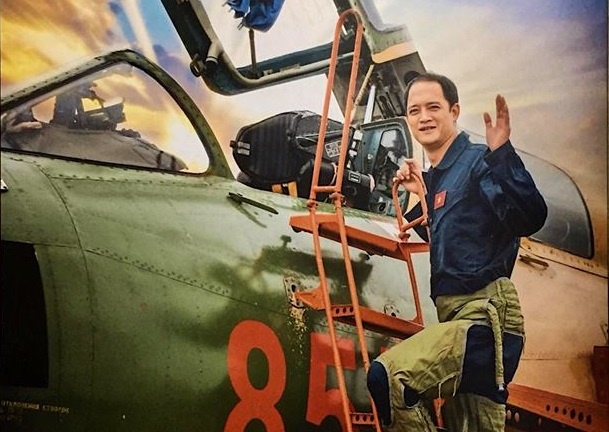 Dau gia gian hoa lan cua phi cong Su-22 Khuat Manh Tri hinh anh