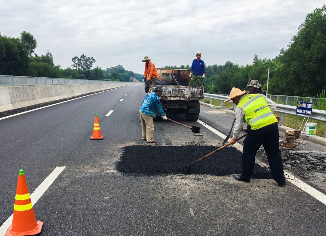 cao tốc 34.500 tỷ xuống cấp ảnh 2 cao toc 34.500 ty xuong cap anh 2