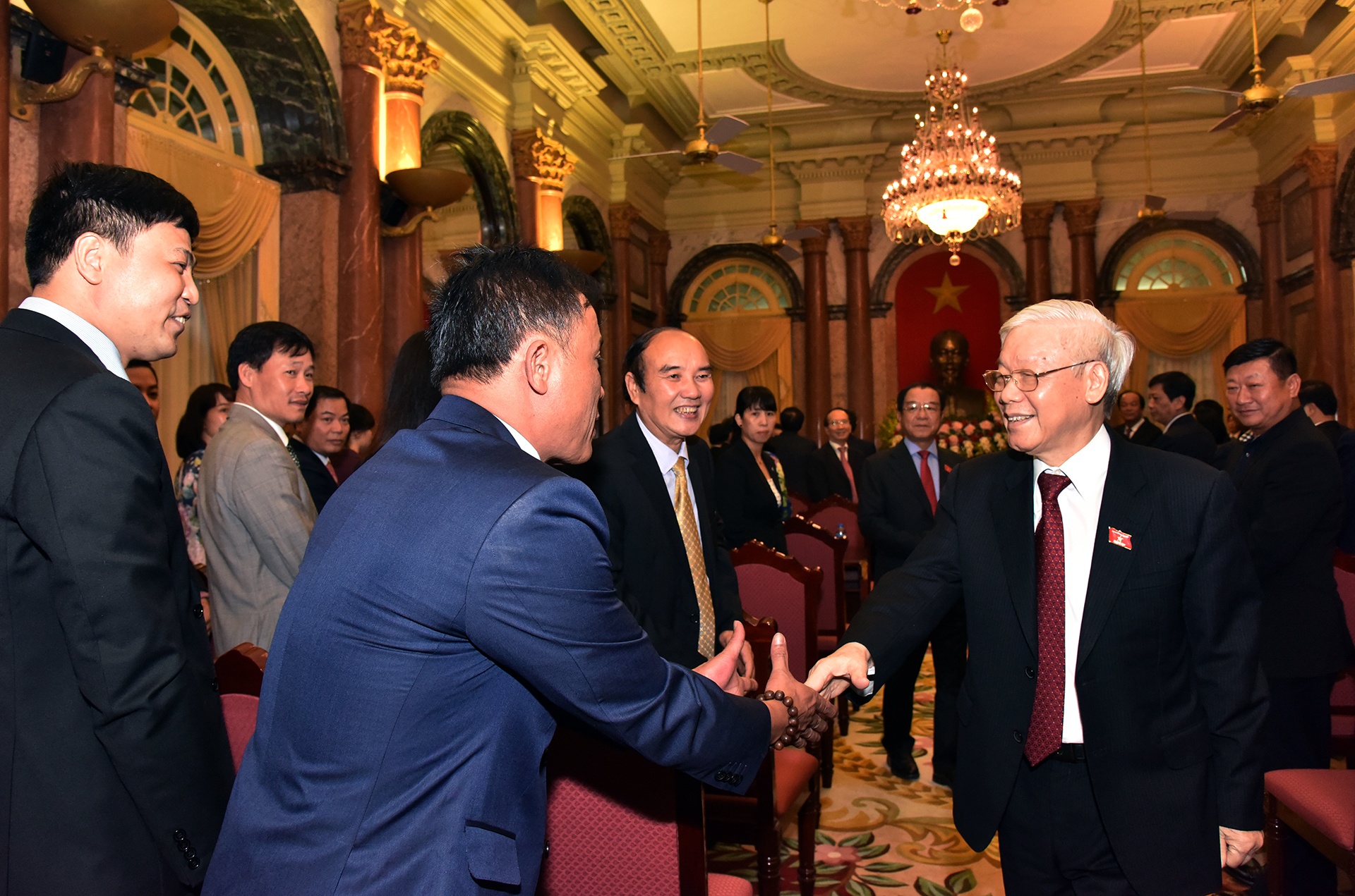 Tong bi thu tham van phong chu tich anh 3