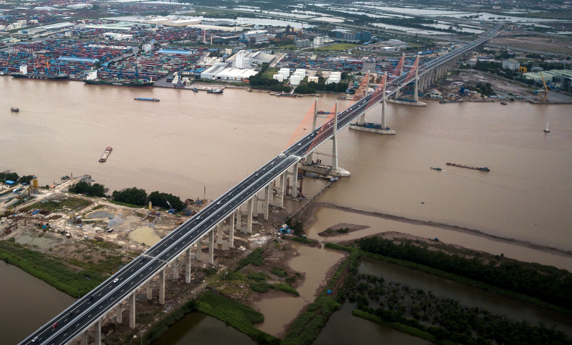 cầu Bạch Đằng lún võng ảnh 2 cau Bach Dang lun vong anh 2