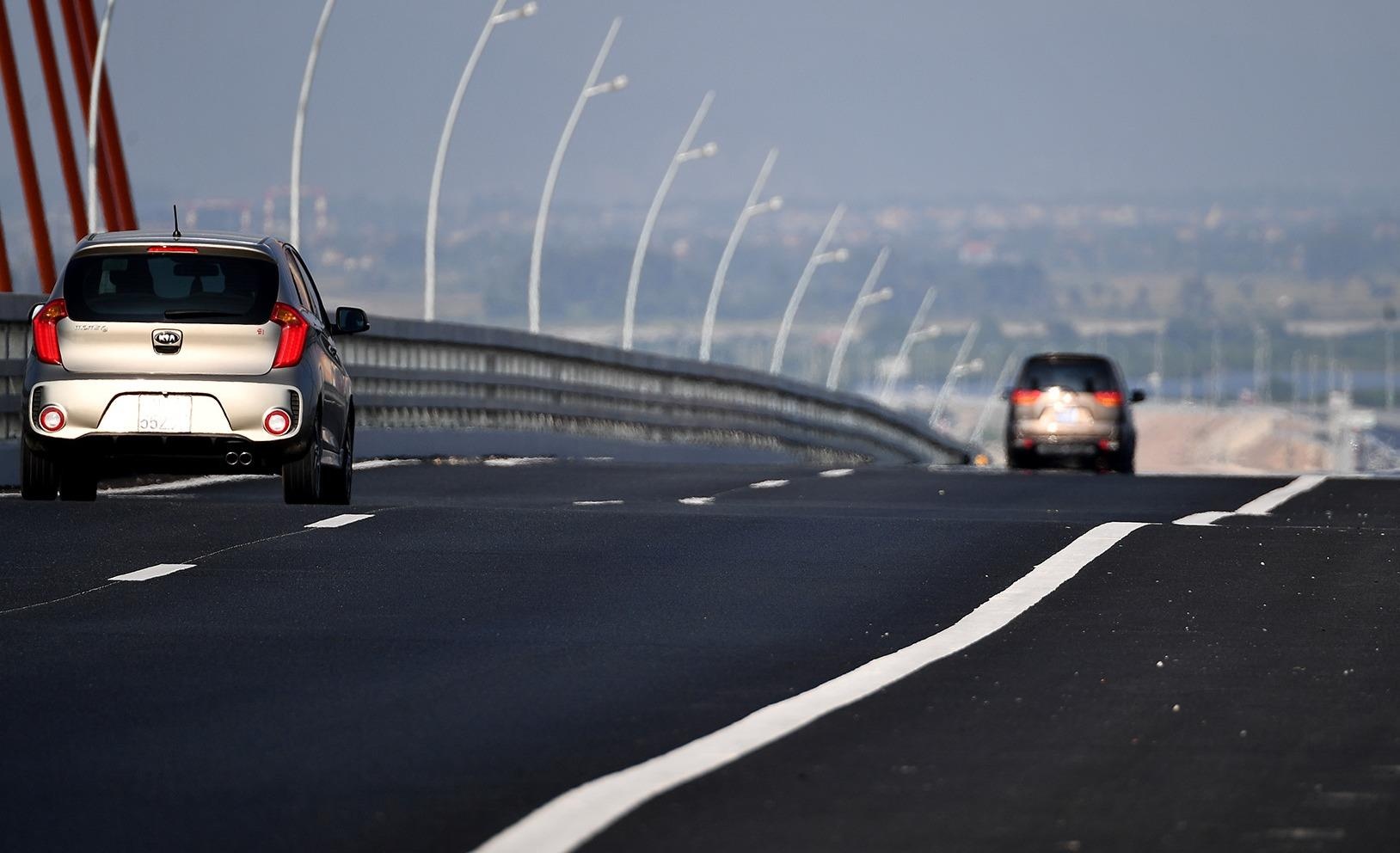 Chuyen gia tham dinh: 'Dut khoat phai sua cau Bach Dang 7.300 ty' hinh anh