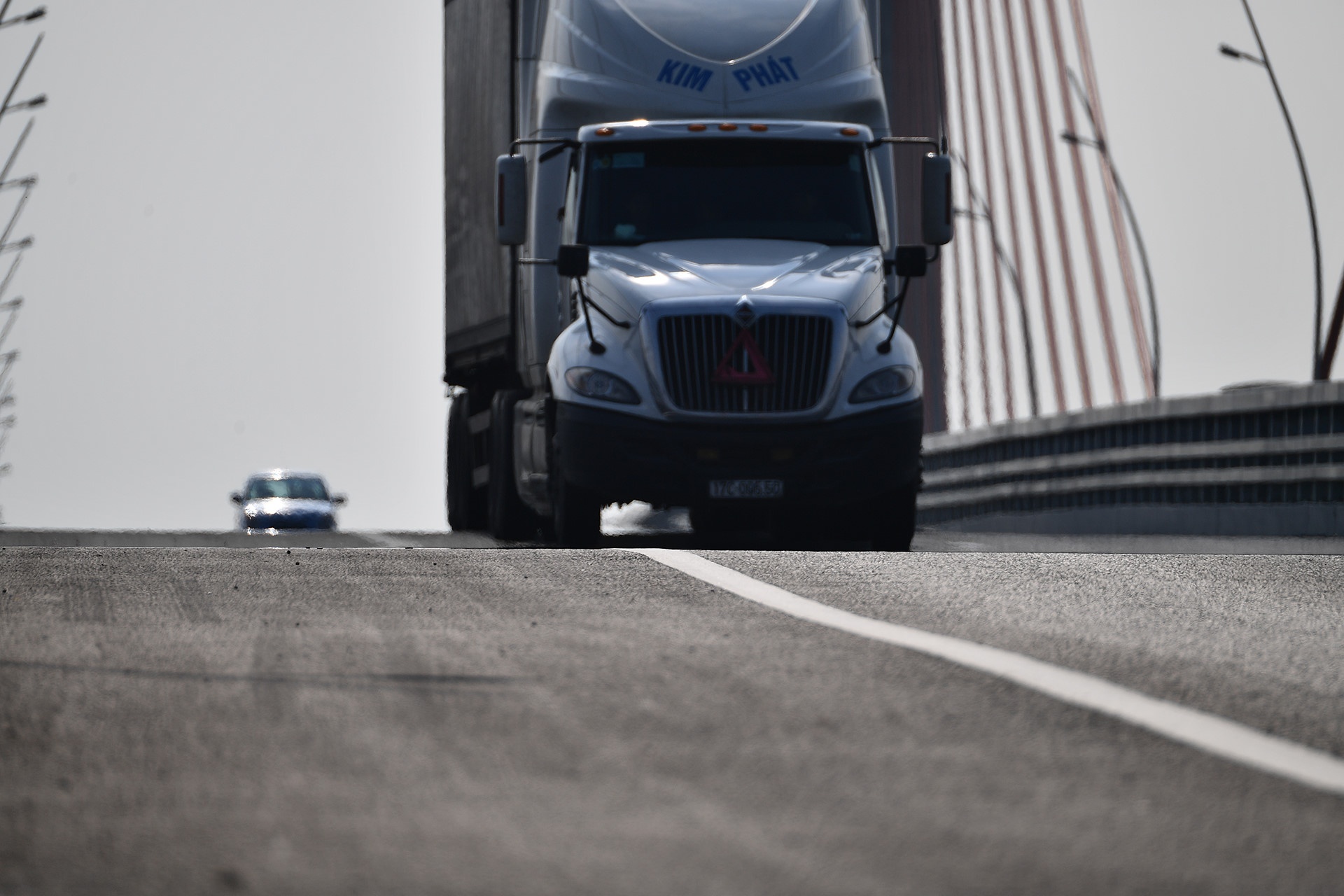 cau Bach Dang loi lom anh 6