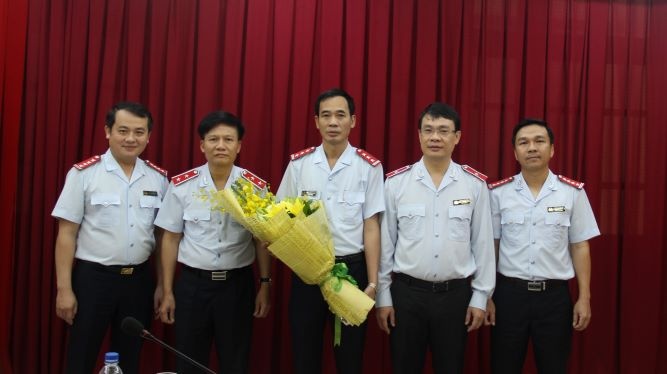 bo nhiem nhan su anh 2