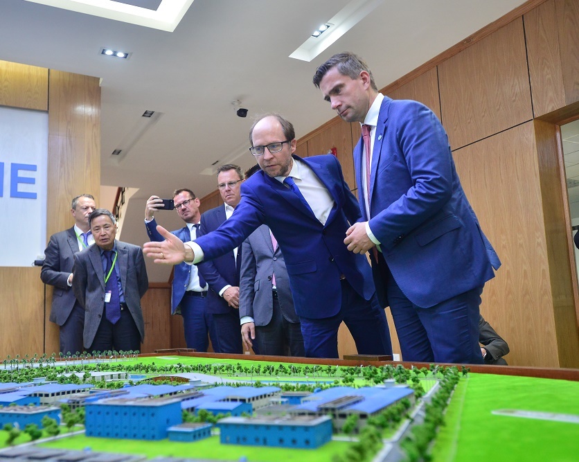 Bo truong Duc tham Ha Noi anh 2