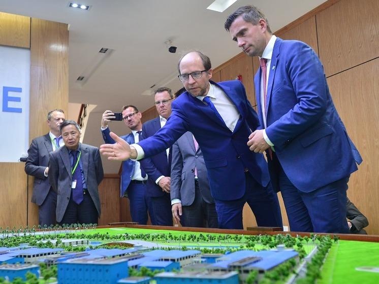 Chu tich Ha Noi: Phan dau de nguoi dan dung nuoc sach chuan chau Au hinh anh