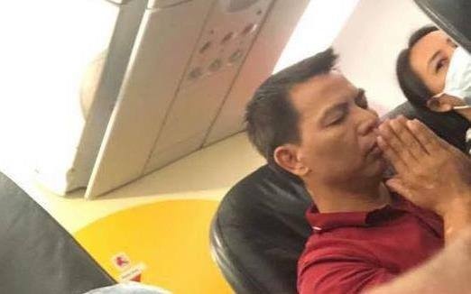 máy bay Vietjet hạ cánh khẩn cấp ảnh 2 may bay Vietjet ha canh khan cap anh 2