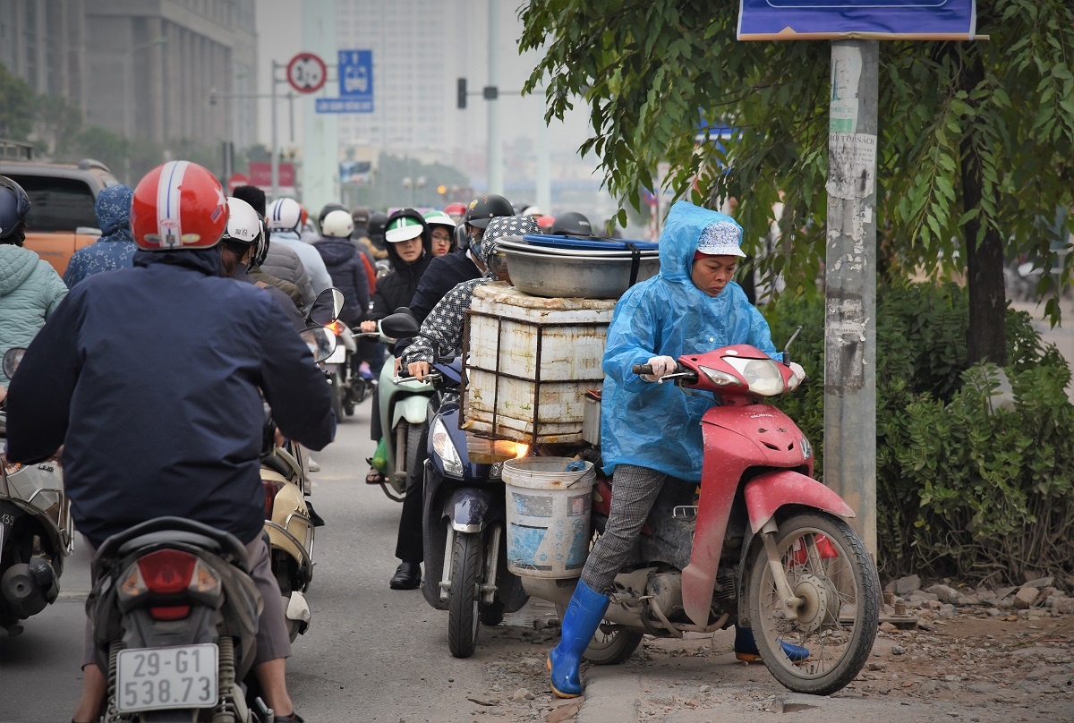duong To Huu gan hang rao anh 5