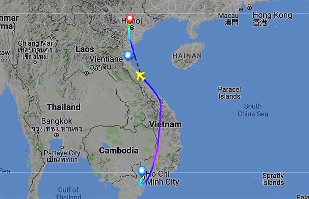 hanh khach dap pha may bay anh 1