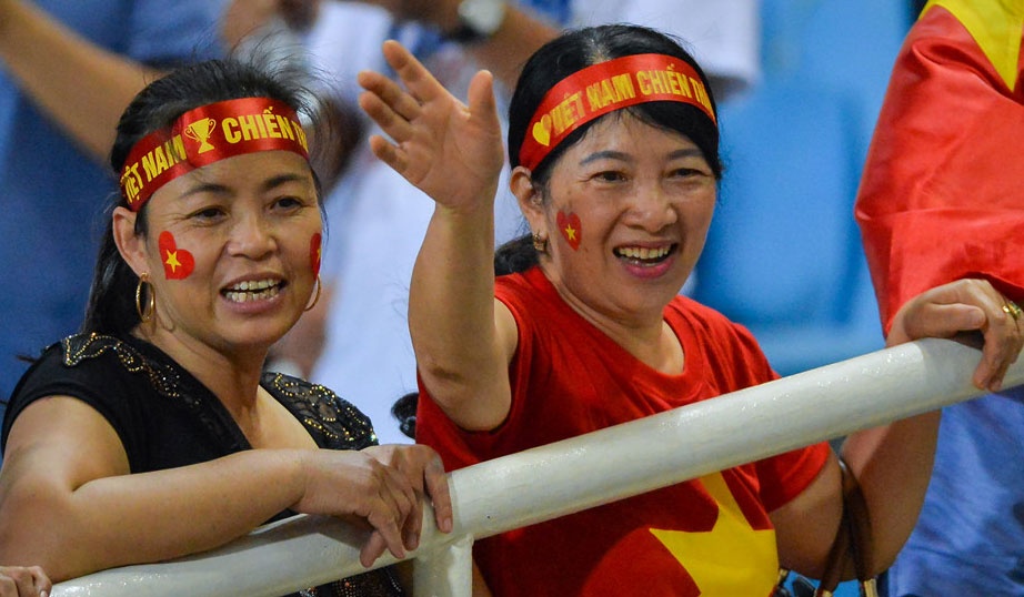 Gia dinh nhieu cau thu den san My Dinh 'tiep lua' cho tuyen Viet Nam hinh anh