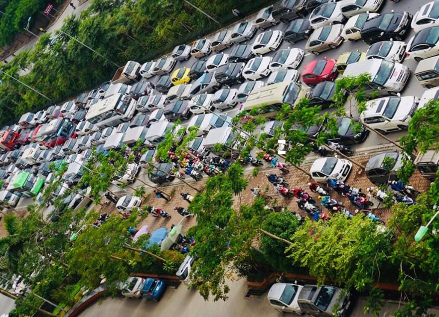 Canh tac nghen tai duong Vo Chi Cong ngay 10/12 hinh anh