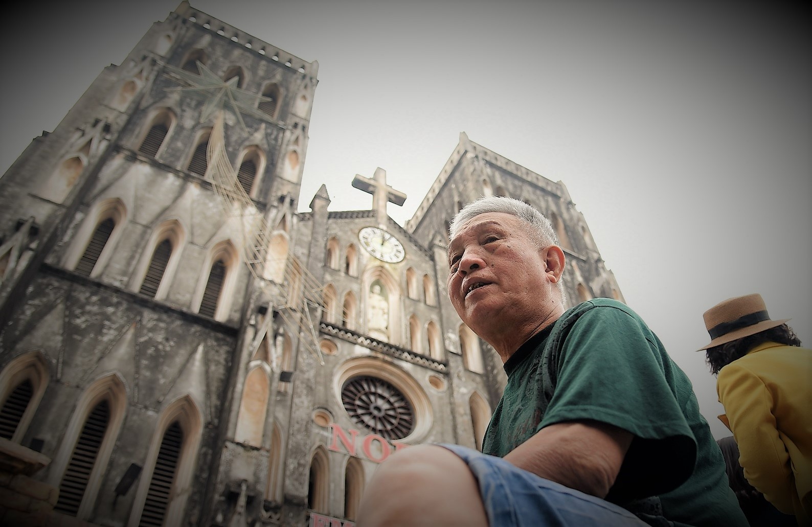 kéo chuông nhà thờ lớn Hà Nội ảnh 1 keo chuong nha tho lon Ha Noi anh 1