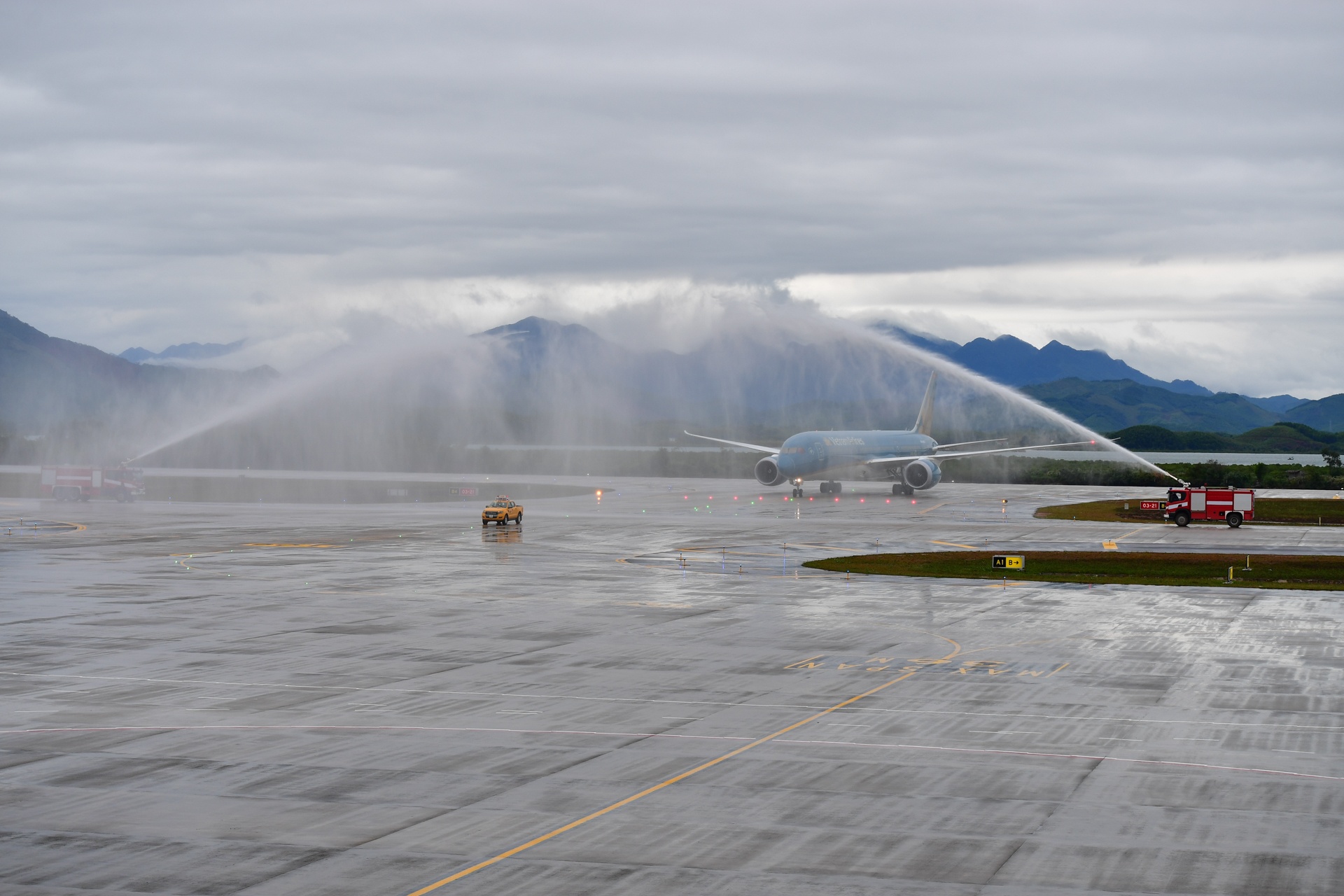 Thu tuong khen ngoi san bay van don anh 5