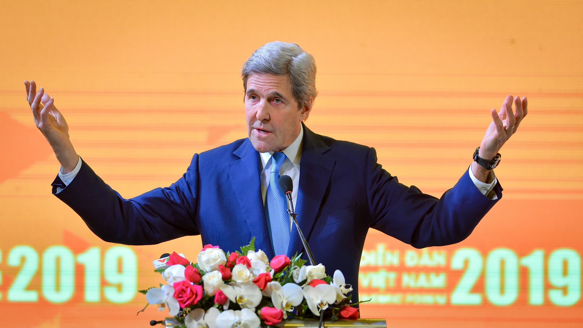 doi thoai chinh sach dien dan kinh te anh 7