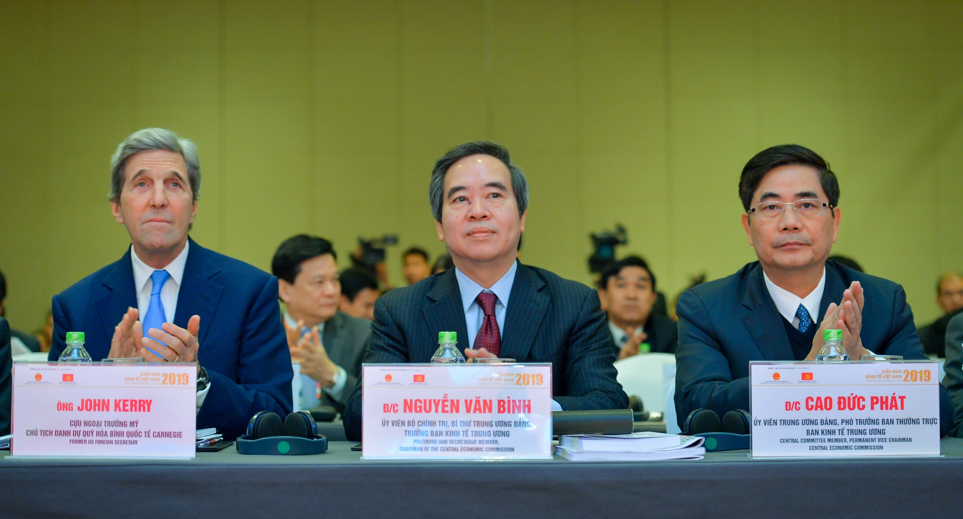 doi thoai chinh sach dien dan kinh te anh 4