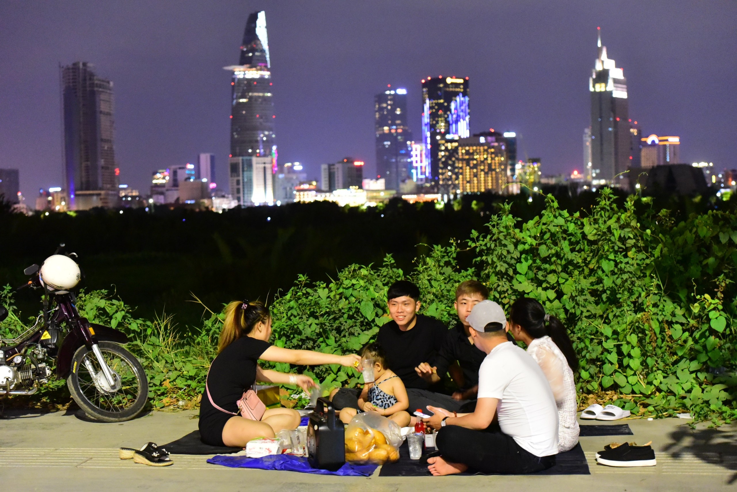 Nguoi Sai Gon 'xi cho' ngam phao hoa giao thua hinh anh