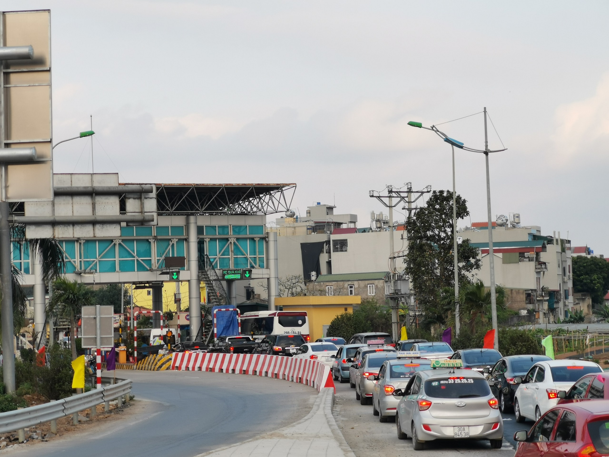 Tac duong cua ngo Ha Noi anh 5