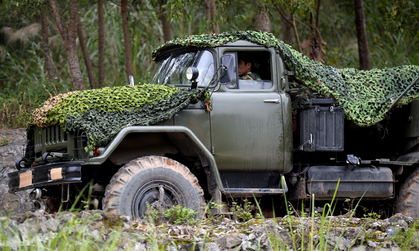 Phong toa cac cao diem gan ga Dong Dang truoc gio don ong Kim Jong Un hinh anh