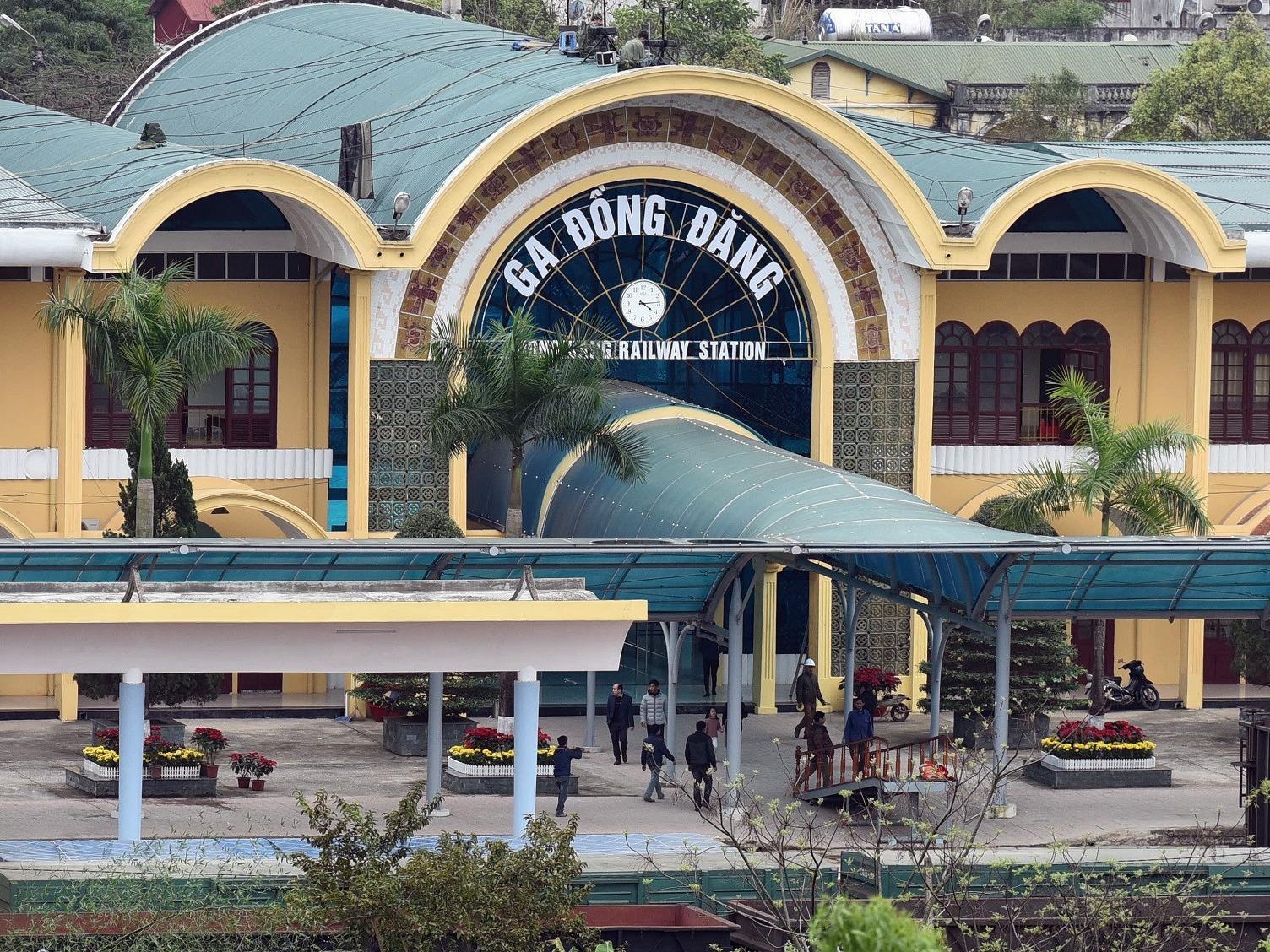 Duong sat Viet Nam san sang don tau boc thep cua ong Kim Jong Un hinh anh