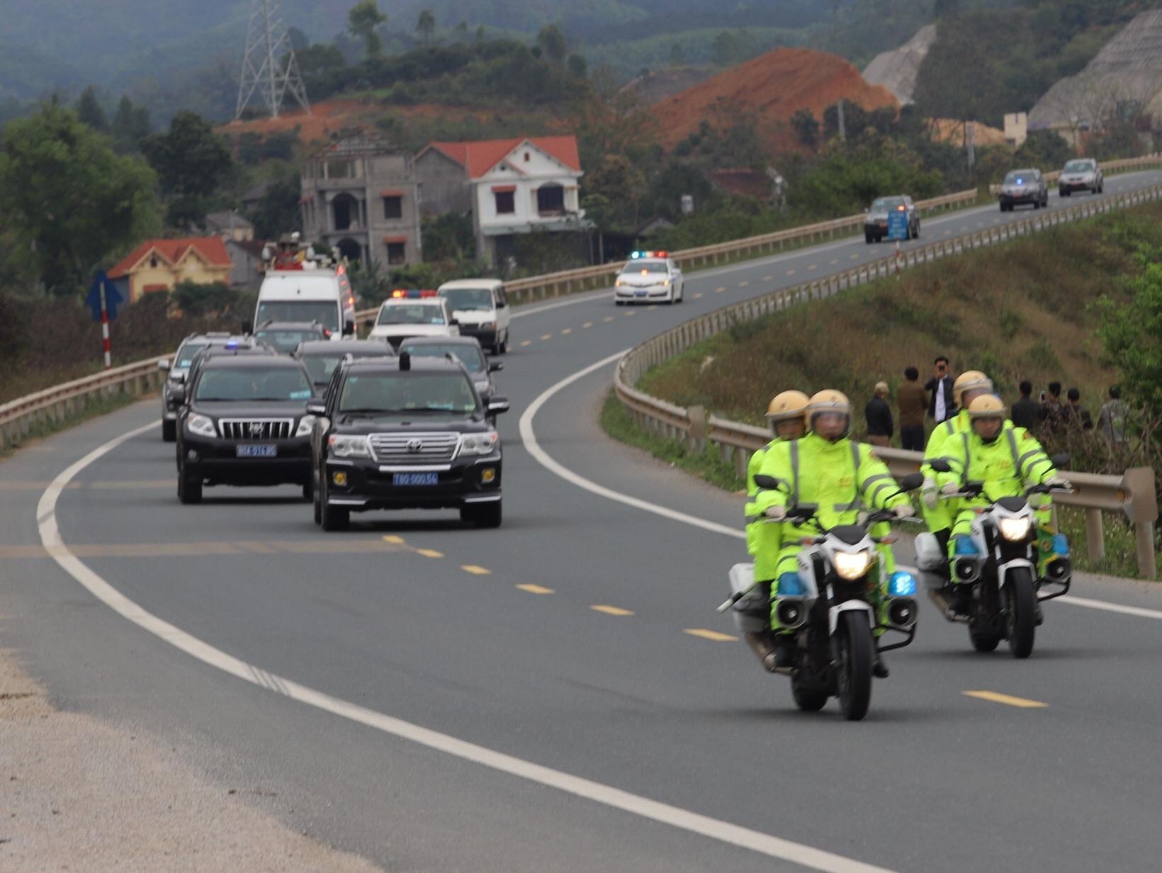 Cam quoc lo 1 doan Ha Noi - Dong Dang trong ngay 2/3 hinh anh