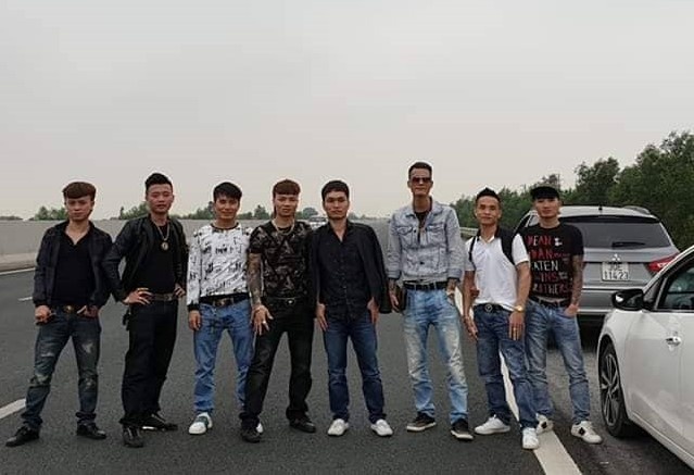 Cuc CSGT gui giay moi 2 chu phuong tien dan hang chup anh tren cao toc hinh anh