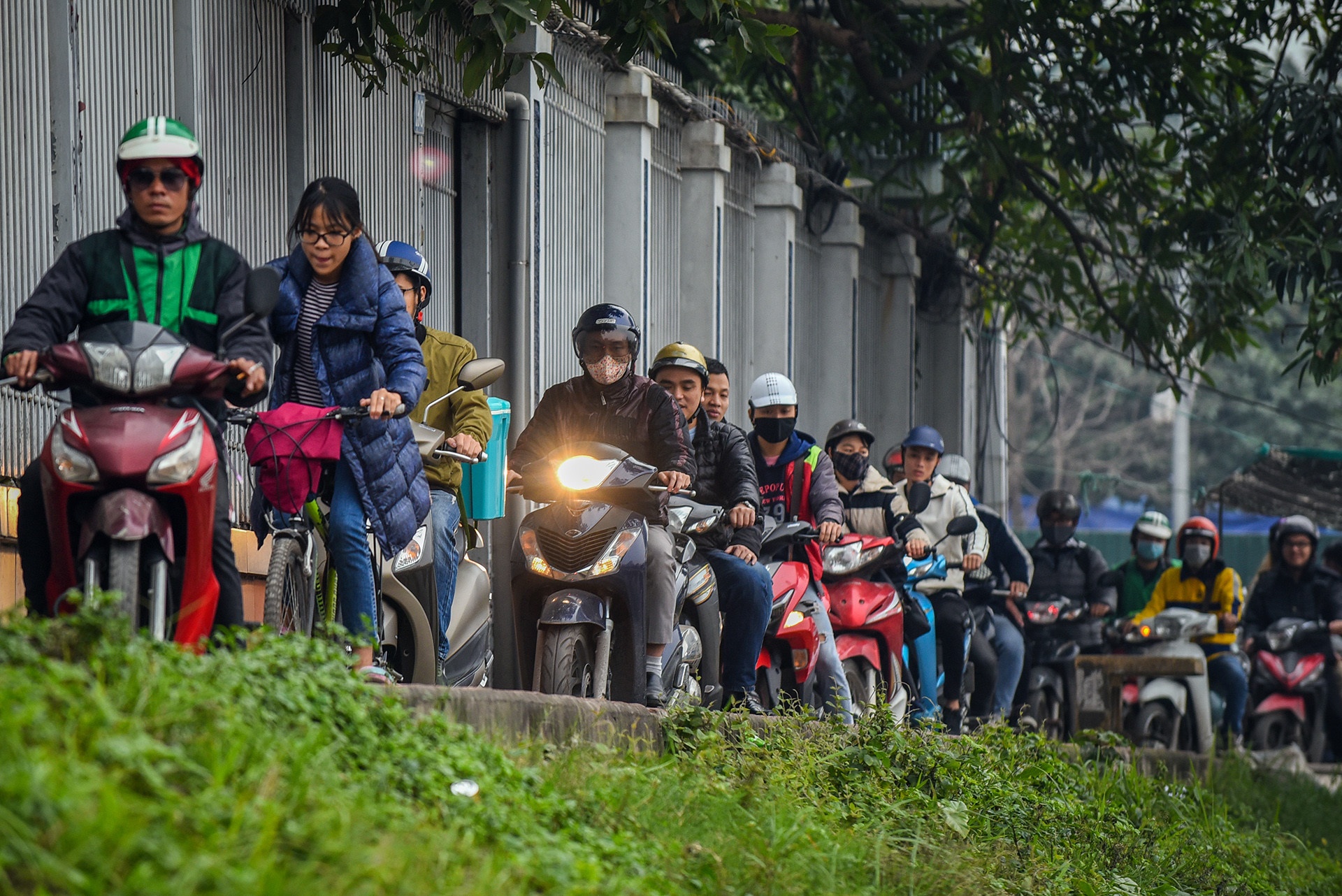 Ha Noi tinh thi diem cam xe may duong Le Van Luong hoac Nguyen Trai hinh anh