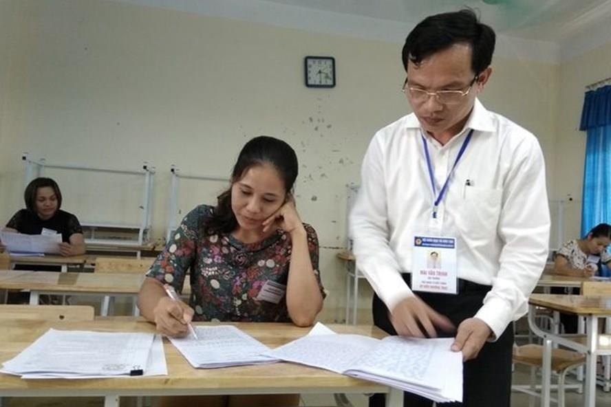 He lo danh sach thi sinh duoc nang diem Ngu van tai Hoa Binh hinh anh