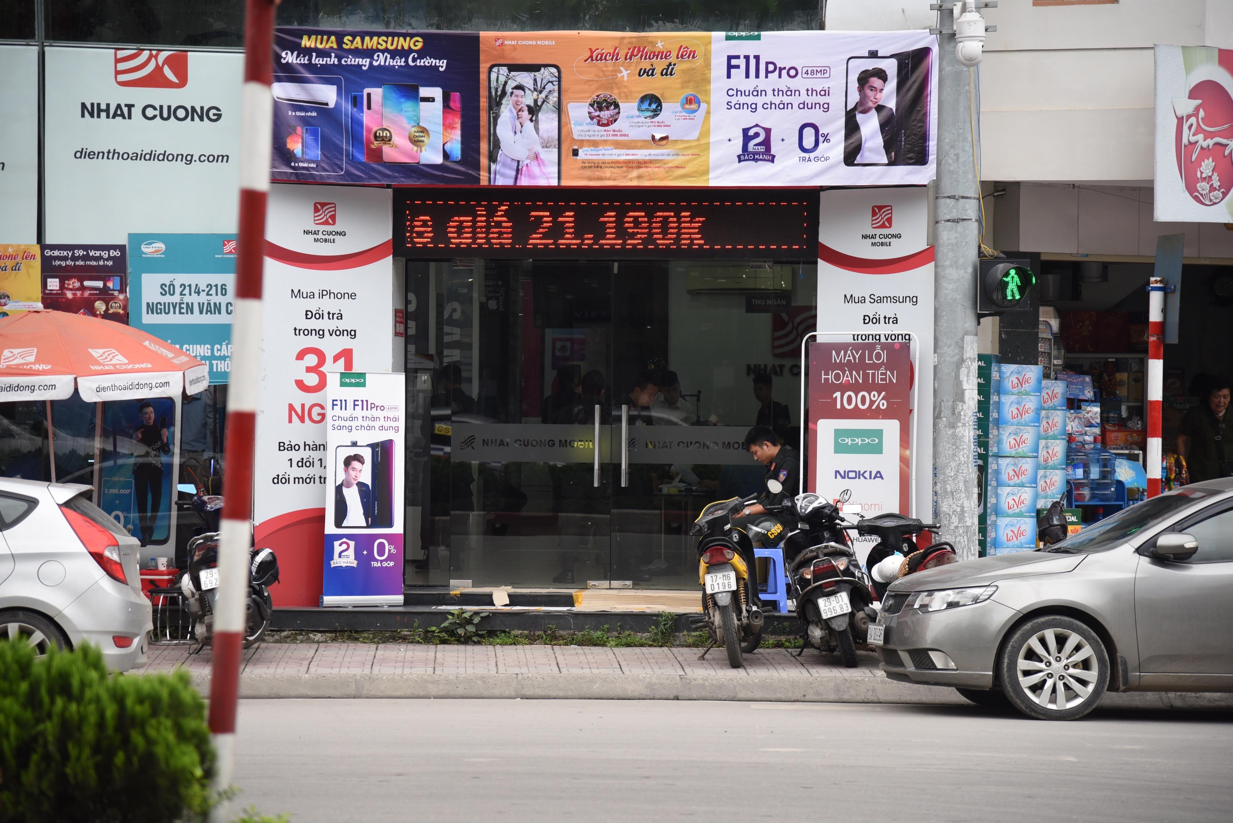 Cong an kham xet Nhat Cuong mobile anh 3