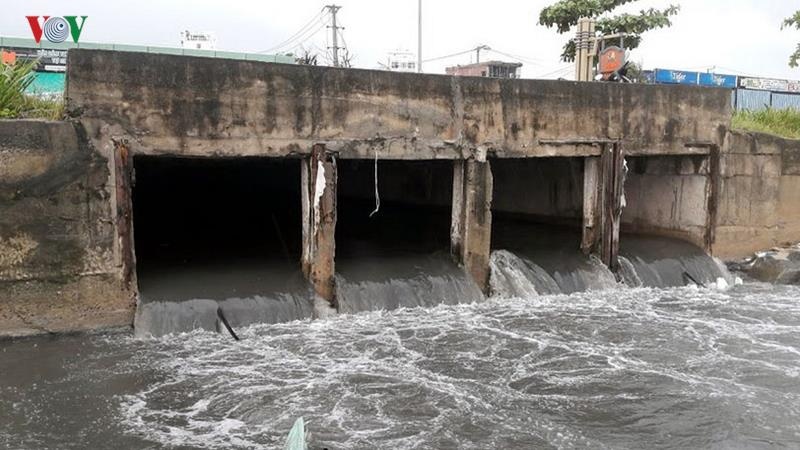 Hang loat khach san, nha hang o Da Nang vi pham quy dinh xa thai hinh anh