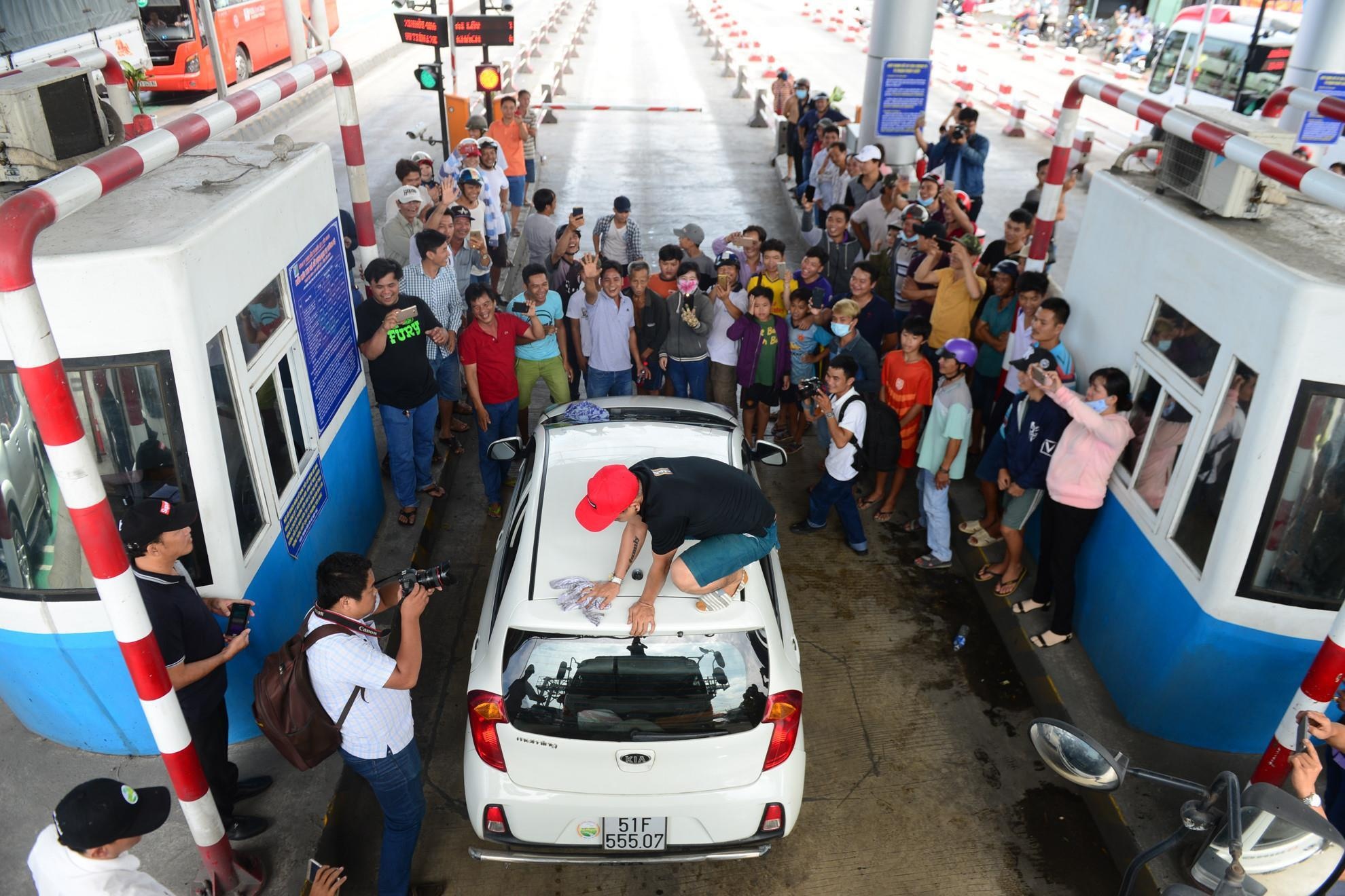 trạm thu phí T2 gây bức xúc ảnh 2 tram thu phi T2 gay buc xuc anh 2