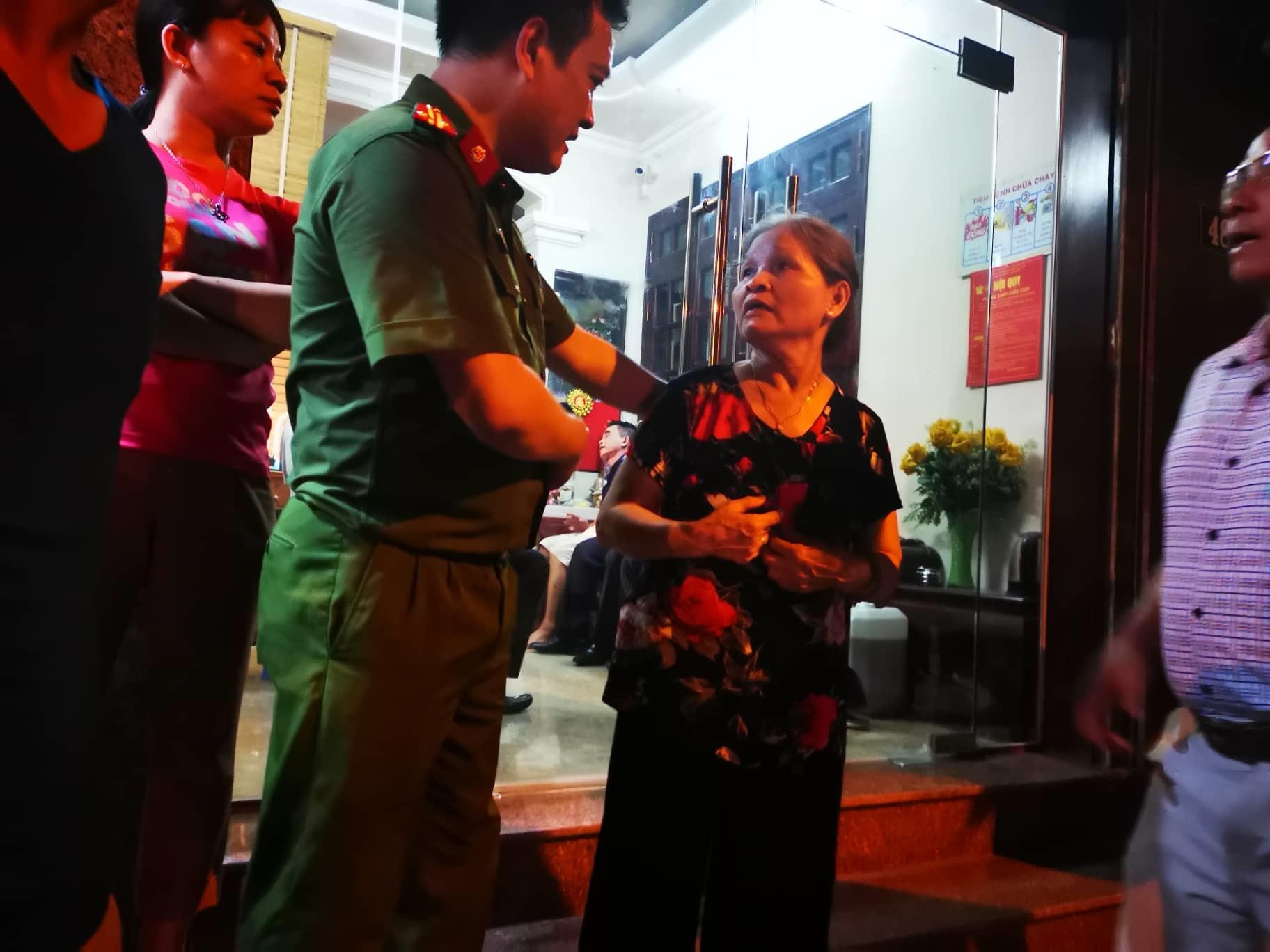 bat coc con tin tiem cam do anh 1