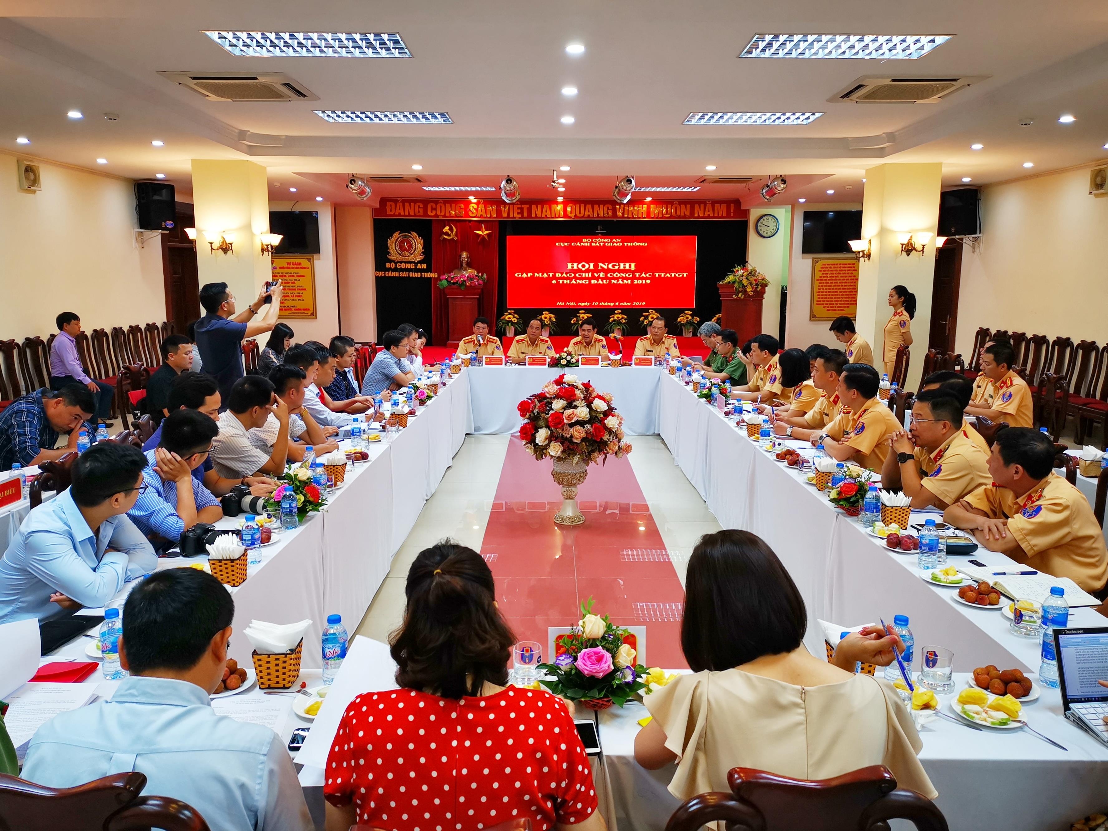 nguoi ban xe khong tra giay dang ky anh 2