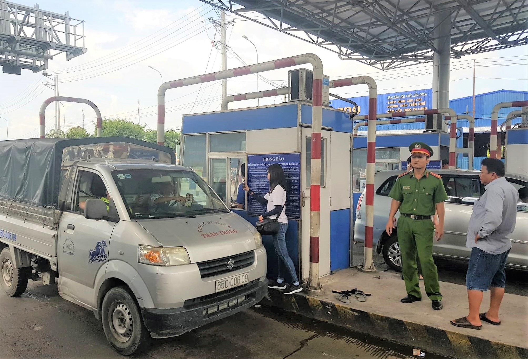 Doanh nghiep doi tra lai tram T2 sau mot thang bi dung thu phi hinh anh