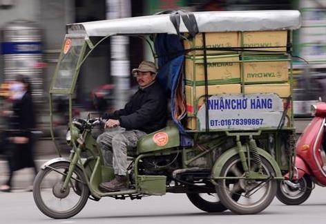 So GTVT: Phan lon lai xe 3 banh cho hang la thuong binh gia hinh anh