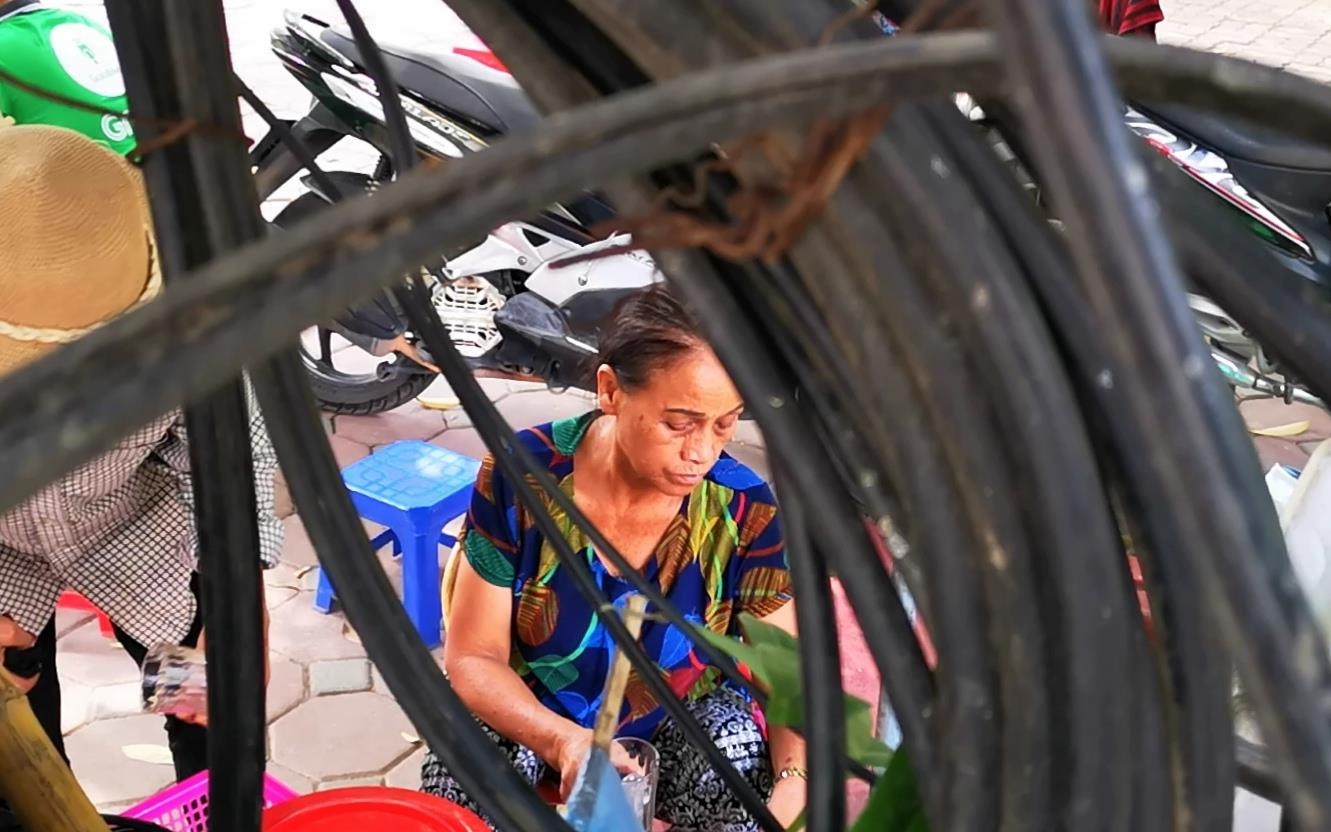 Cap dien bua vay tuyen pho cong nghe thong tin o Ha Noi hinh anh