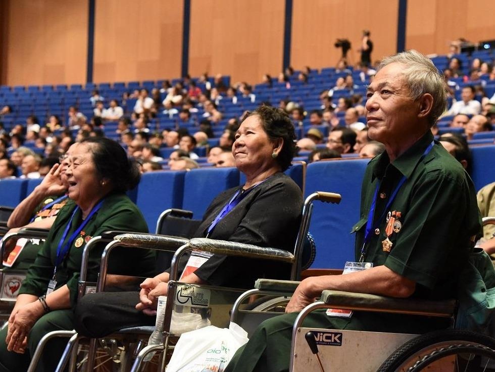 Thu tuong gap go 500 thuong binh nang dip 27/7 hinh anh