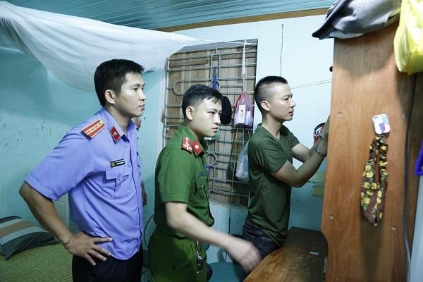 phong vien Ha Tinh cuong doat tai san anh 2