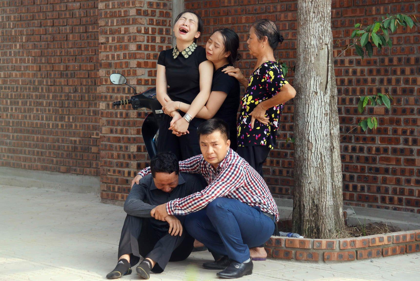 nam sinh bi bo quen trong xe tu vong anh 4