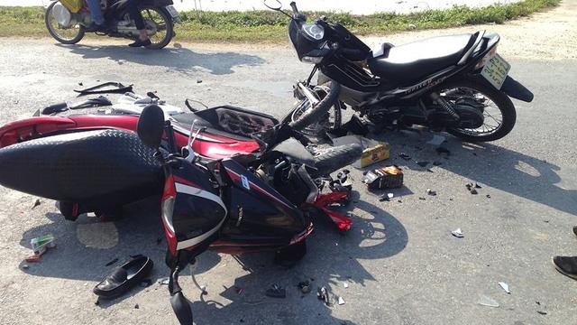 Bo GTVT xin gop y du thao phat tien nguoi di xe may co con trong mau hinh anh